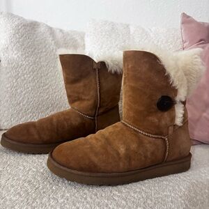Ugg Tan Bailey Button Boots Sheepskin Size 11